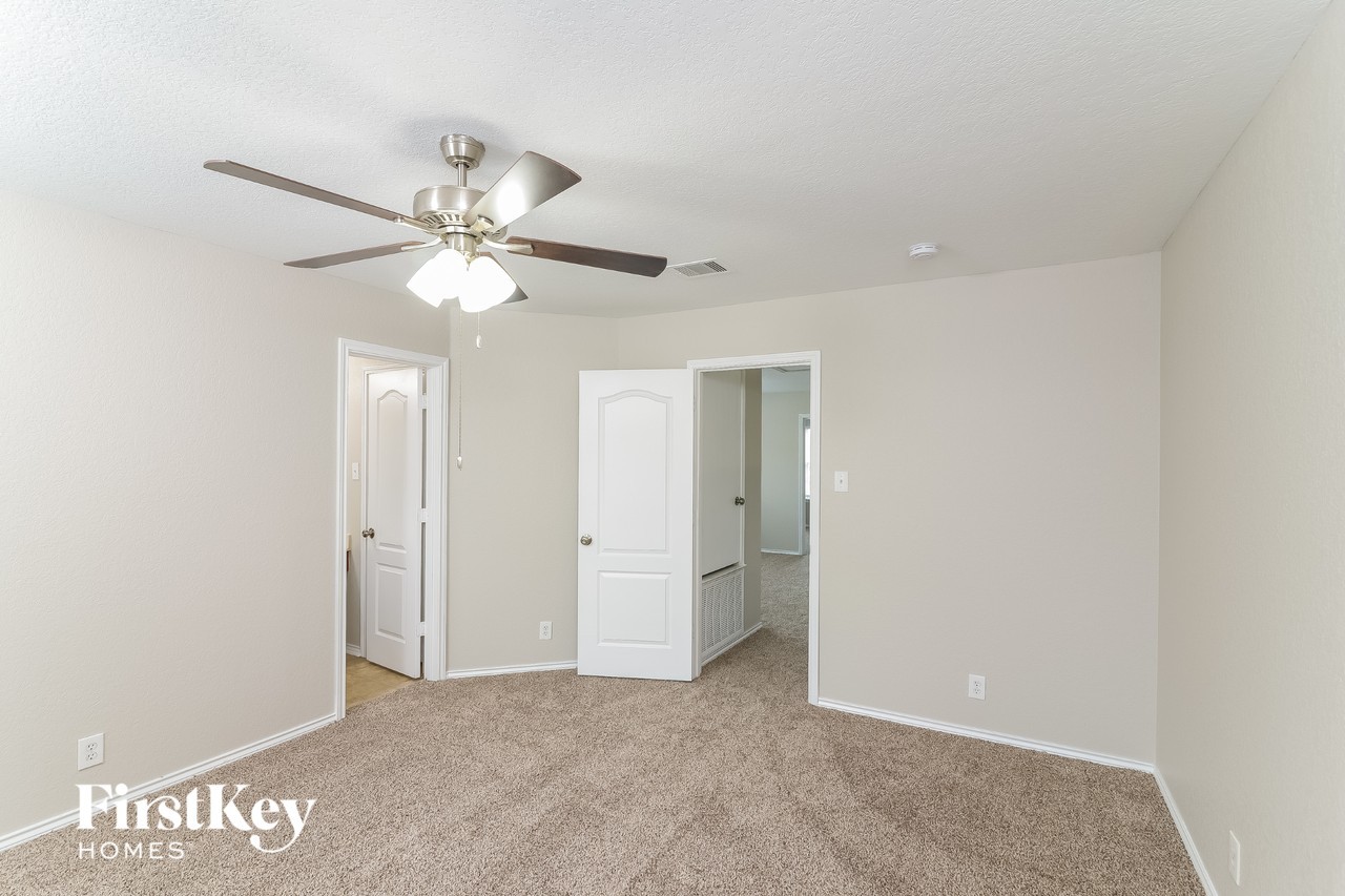 4710 Adkins Trl - Photo 7 of 15