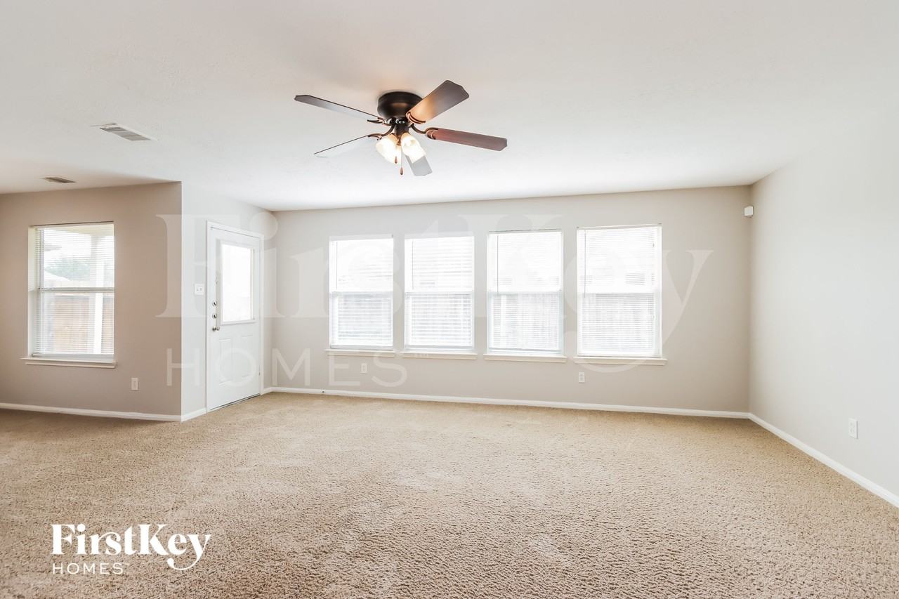 9131 Sunlit Park Dr - Photo 3 of 15