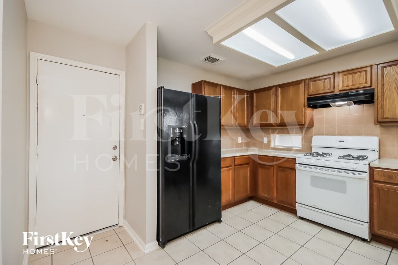 9131 Sunlit Park Dr - Photo 6 of 15