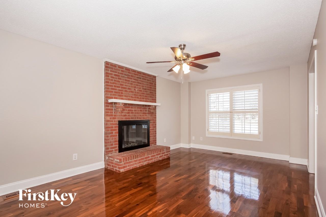 120 Hunters Pointe Dr - Photo 3 of 15