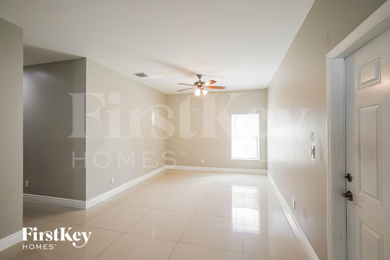 2835 Nw 14th St - Photo 6 of 19