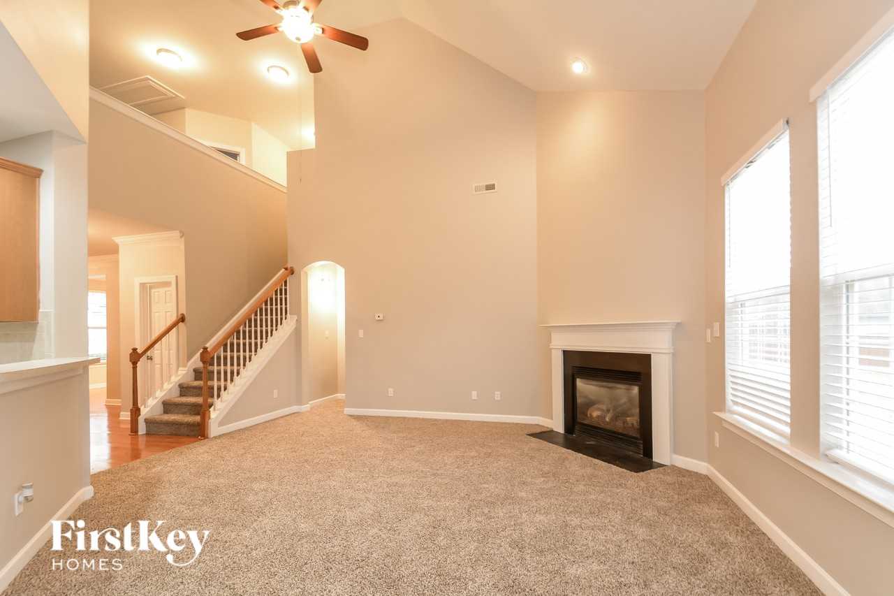 2123 Gillwell Ln - Photo 2 of 15