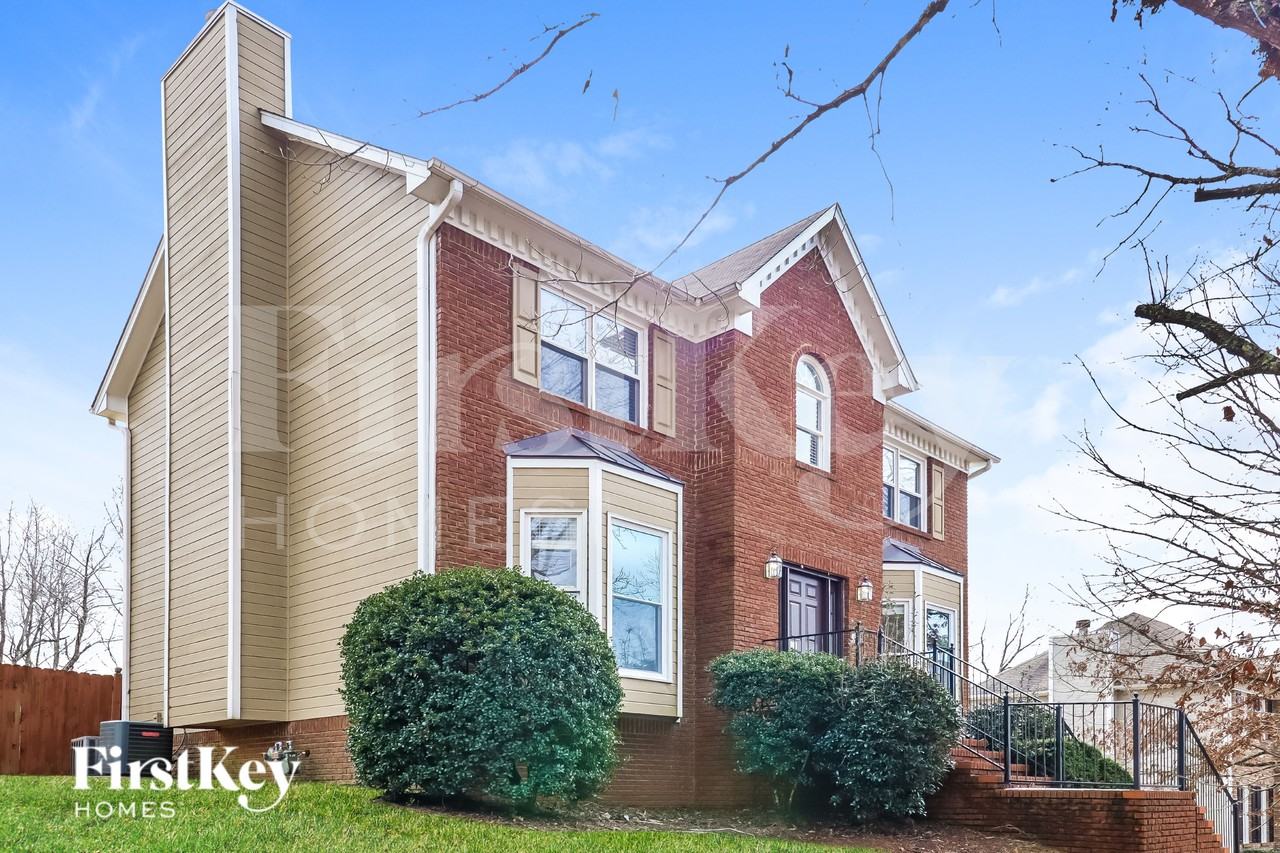 1513 Oak Park Dr - Photo 2 of 15