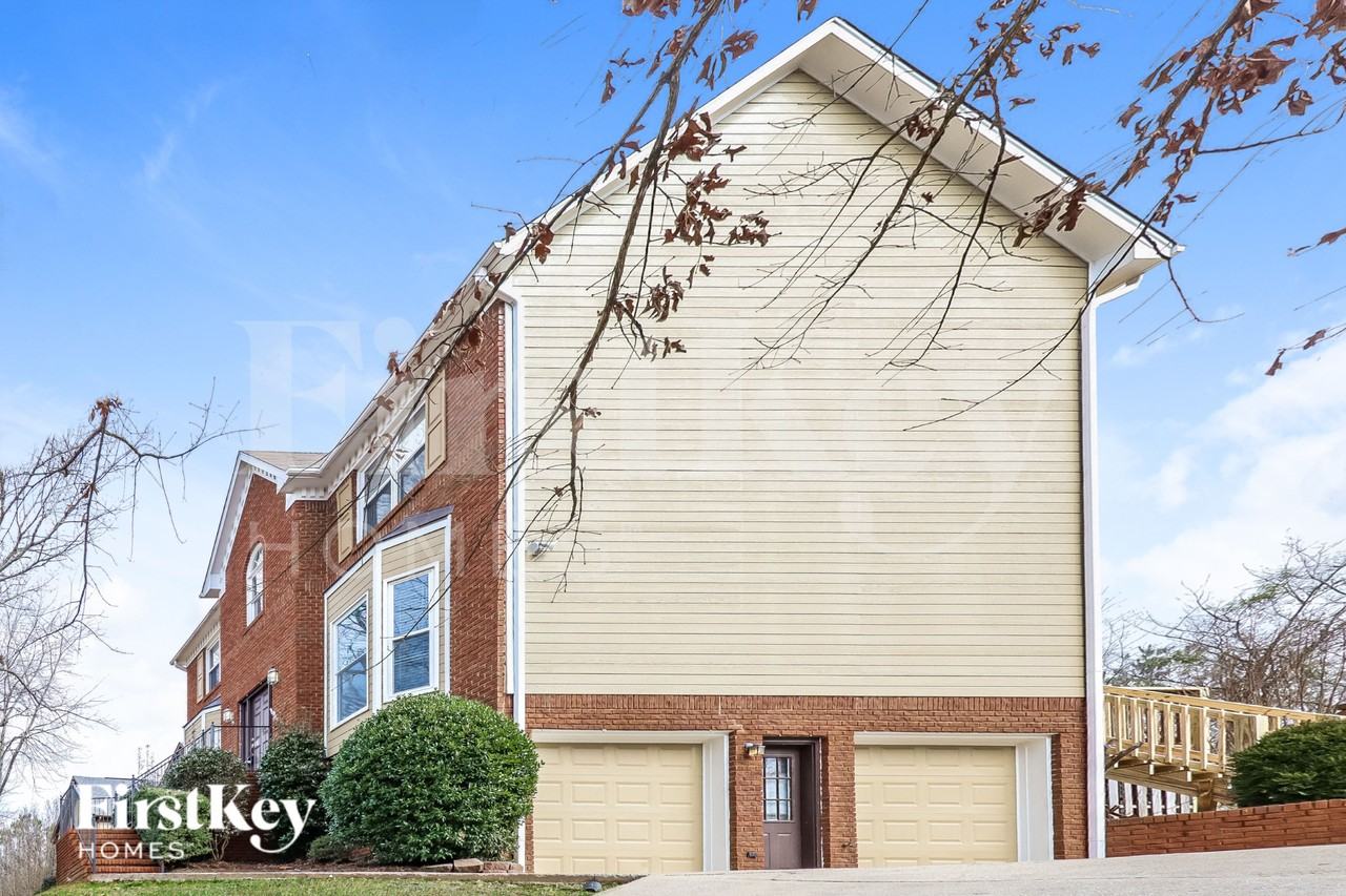 1513 Oak Park Dr - Photo 3 of 15