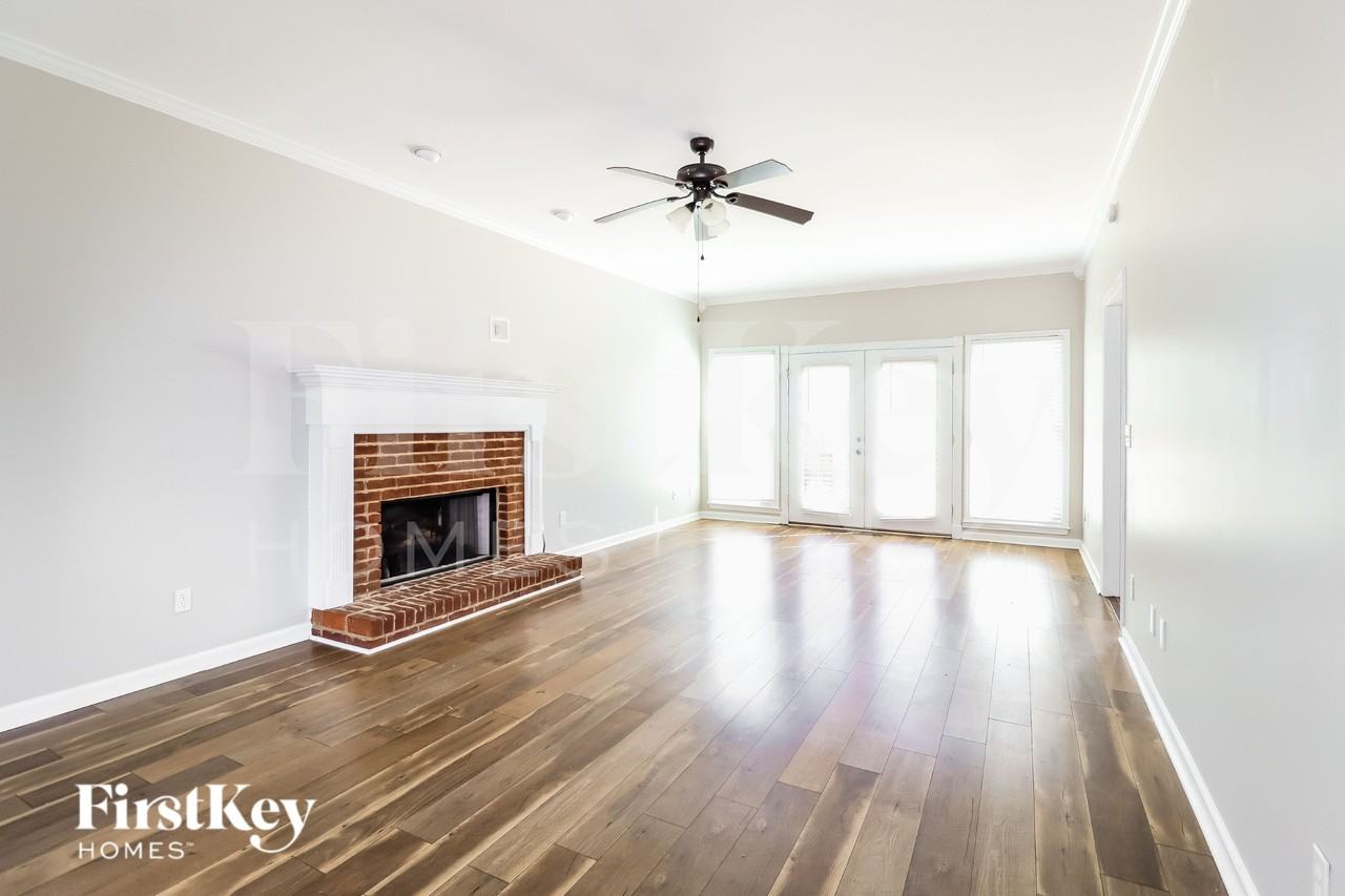 1513 Oak Park Dr - Photo 6 of 15