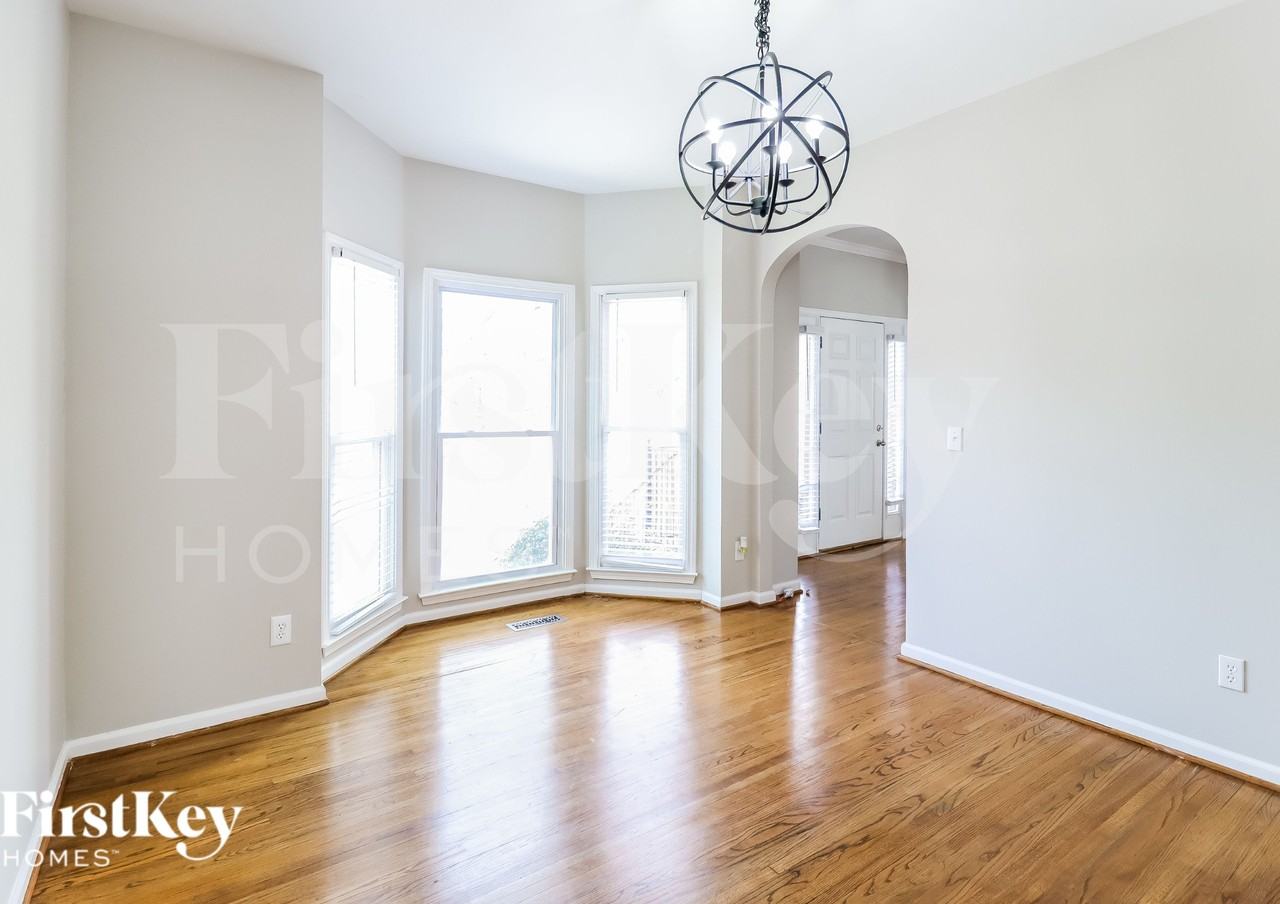 1513 Oak Park Dr - Photo 7 of 15