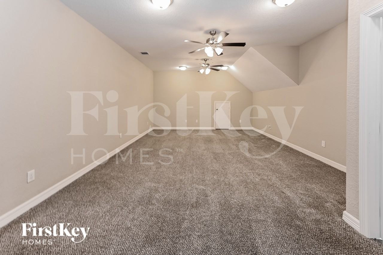 215 Brazos Dr - Photo 7 of 15