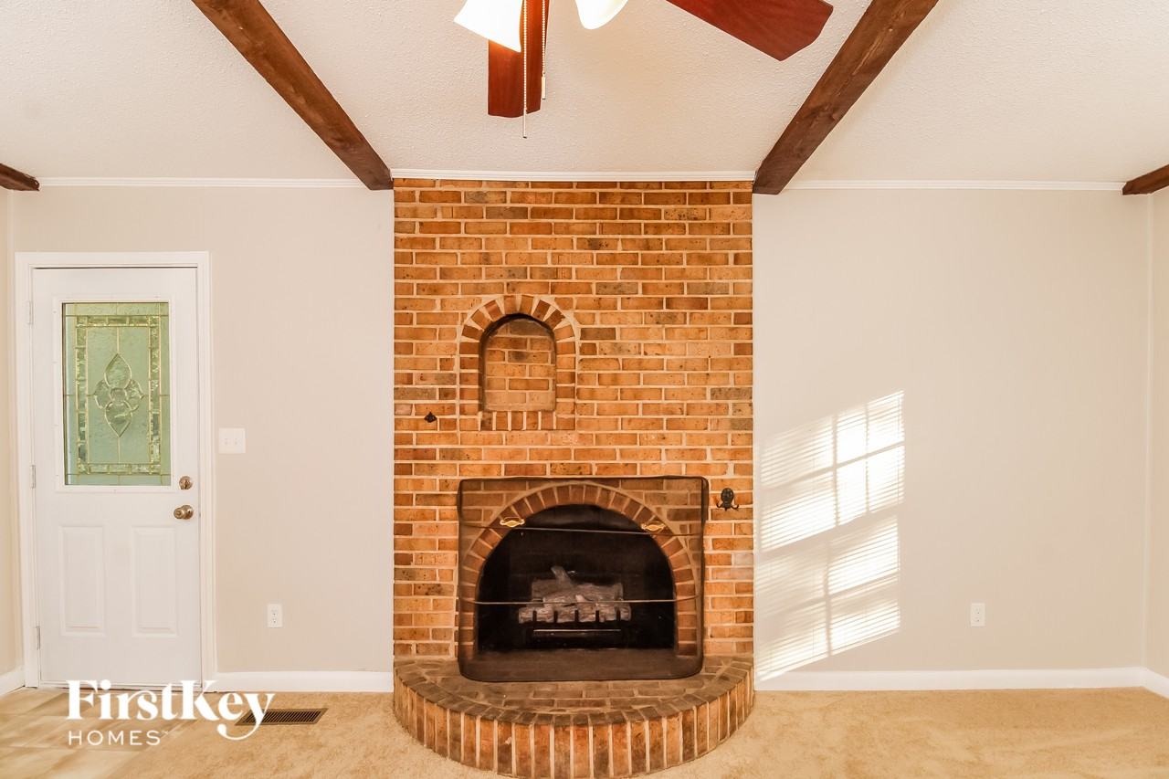 1724 Waverly St - Photo 2 of 15