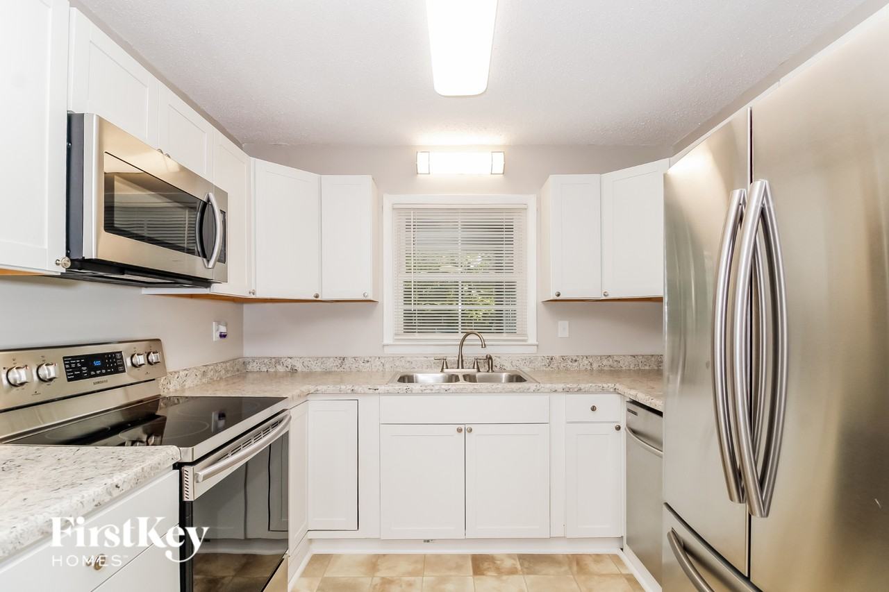 1724 Waverly St - Photo 4 of 15