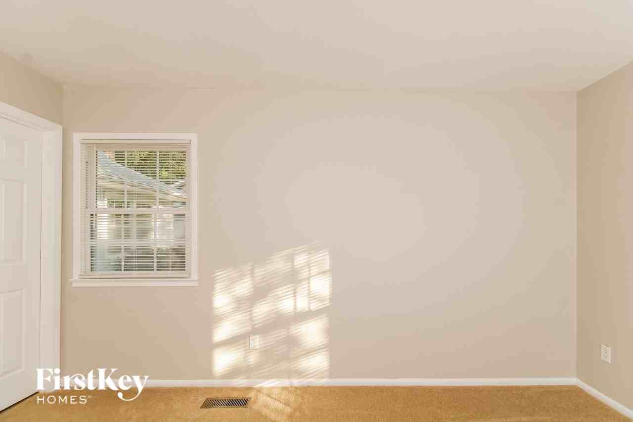 1724 Waverly St - Photo 5 of 15