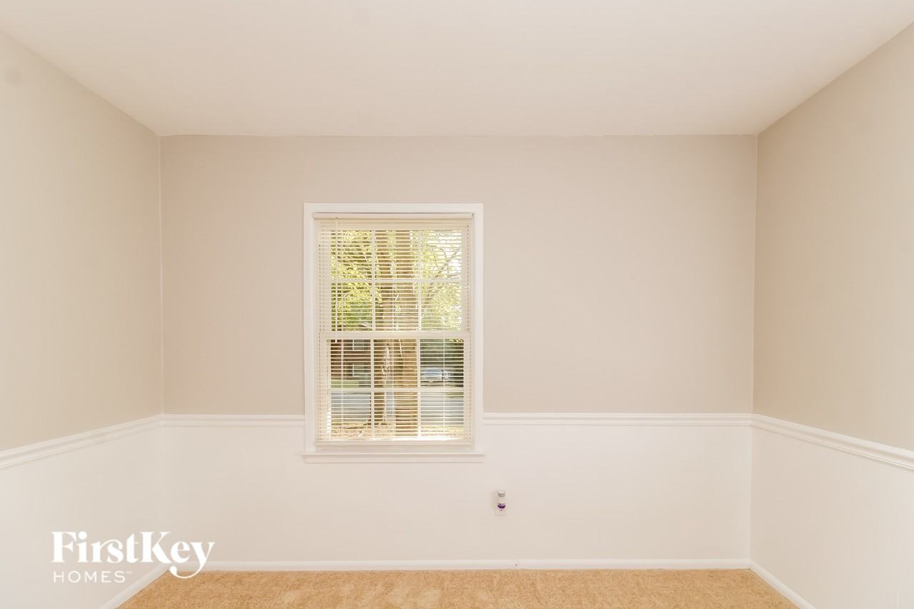 1724 Waverly St - Photo 7 of 15