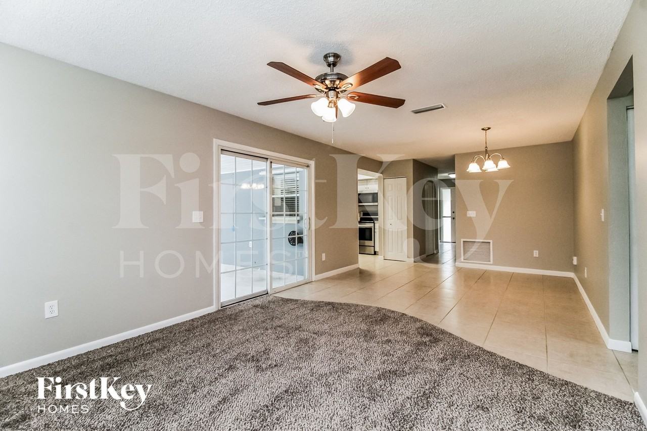 891 Shenandoah Ave - Photo 7 of 15