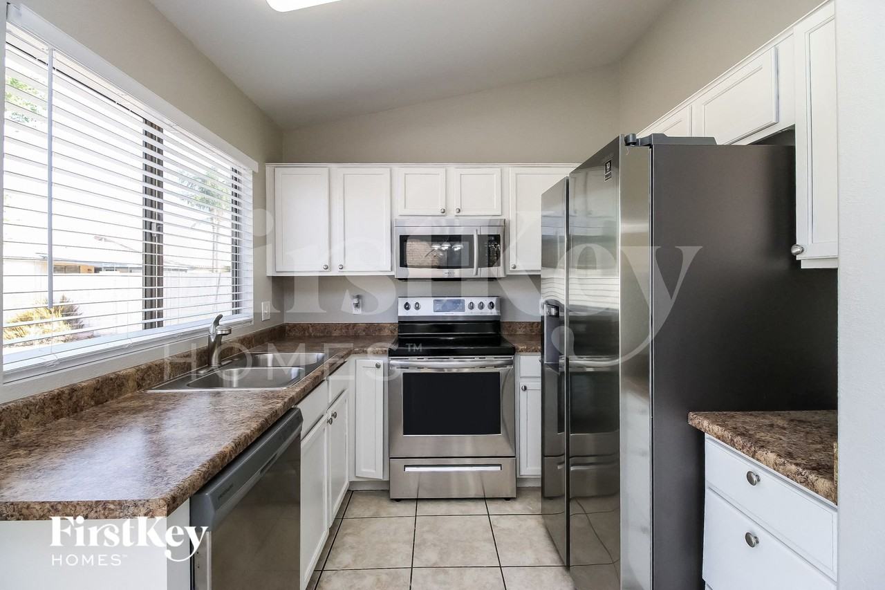 2290 E Nunneley Ct - Photo 7 of 15