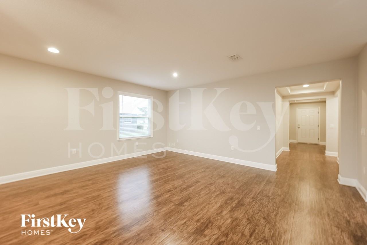 97 Orlando Blvd - Photo 4 of 16