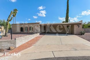 680 N Mann Ave - Photo 1 of 1