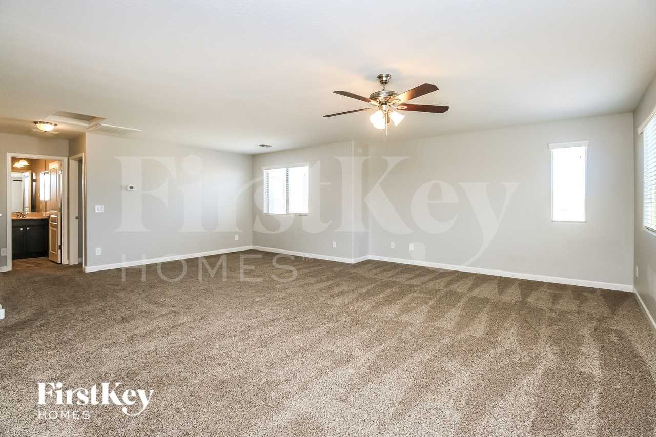 5005 E Iolite St - Photo 6 of 15