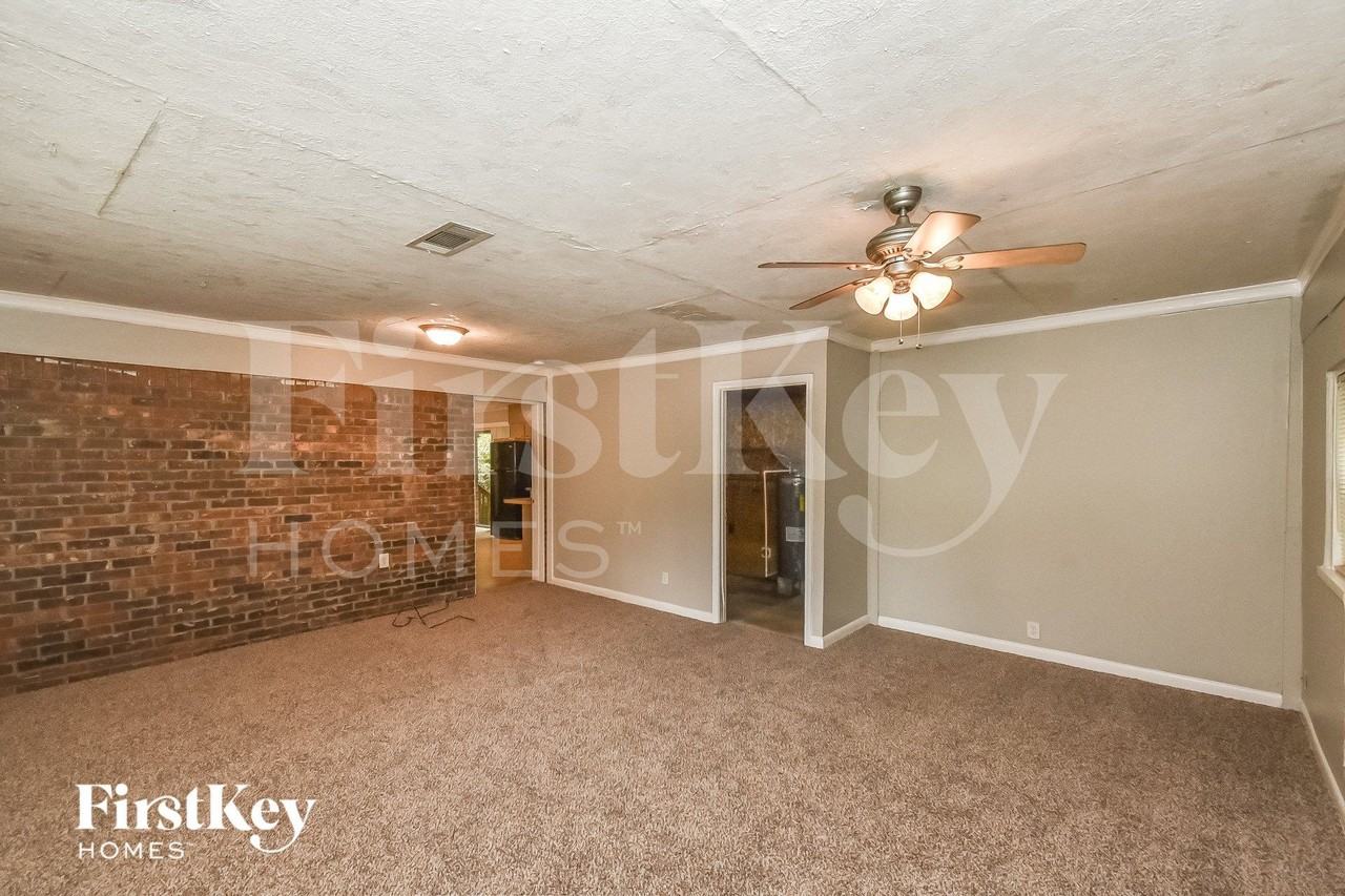 2836 Bomar Rd - Photo 7 of 15