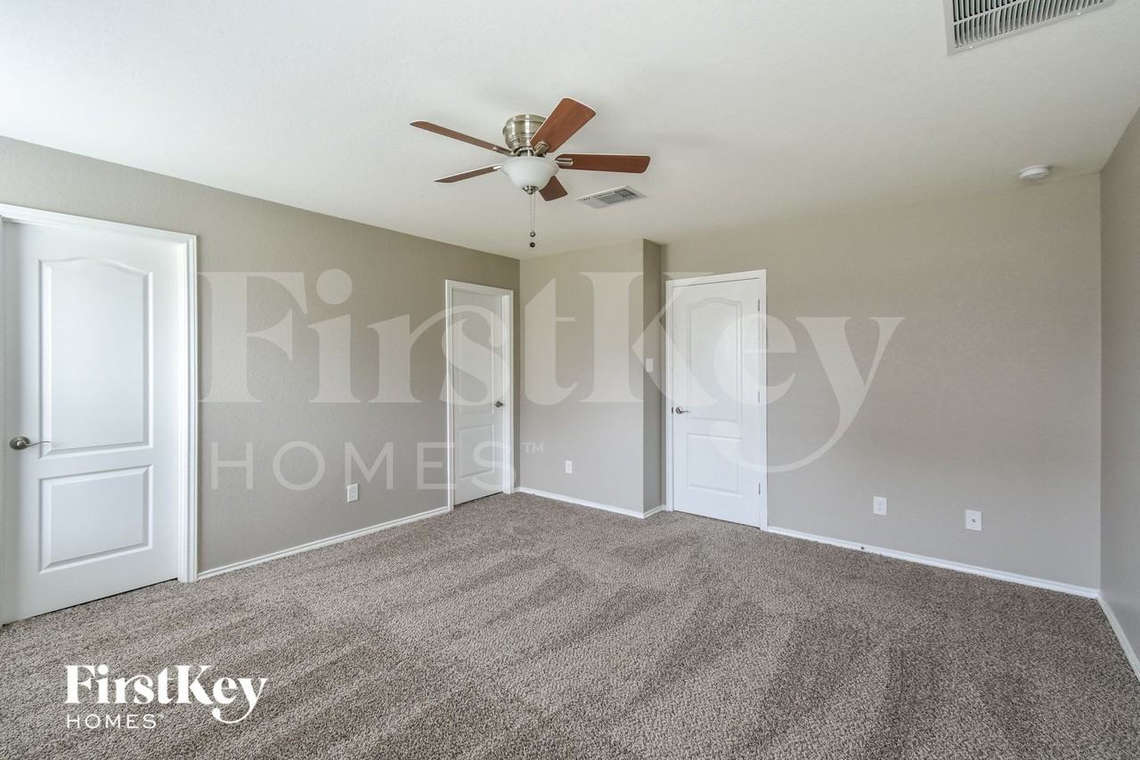 8414 Piedras Crk - Photo 7 of 15