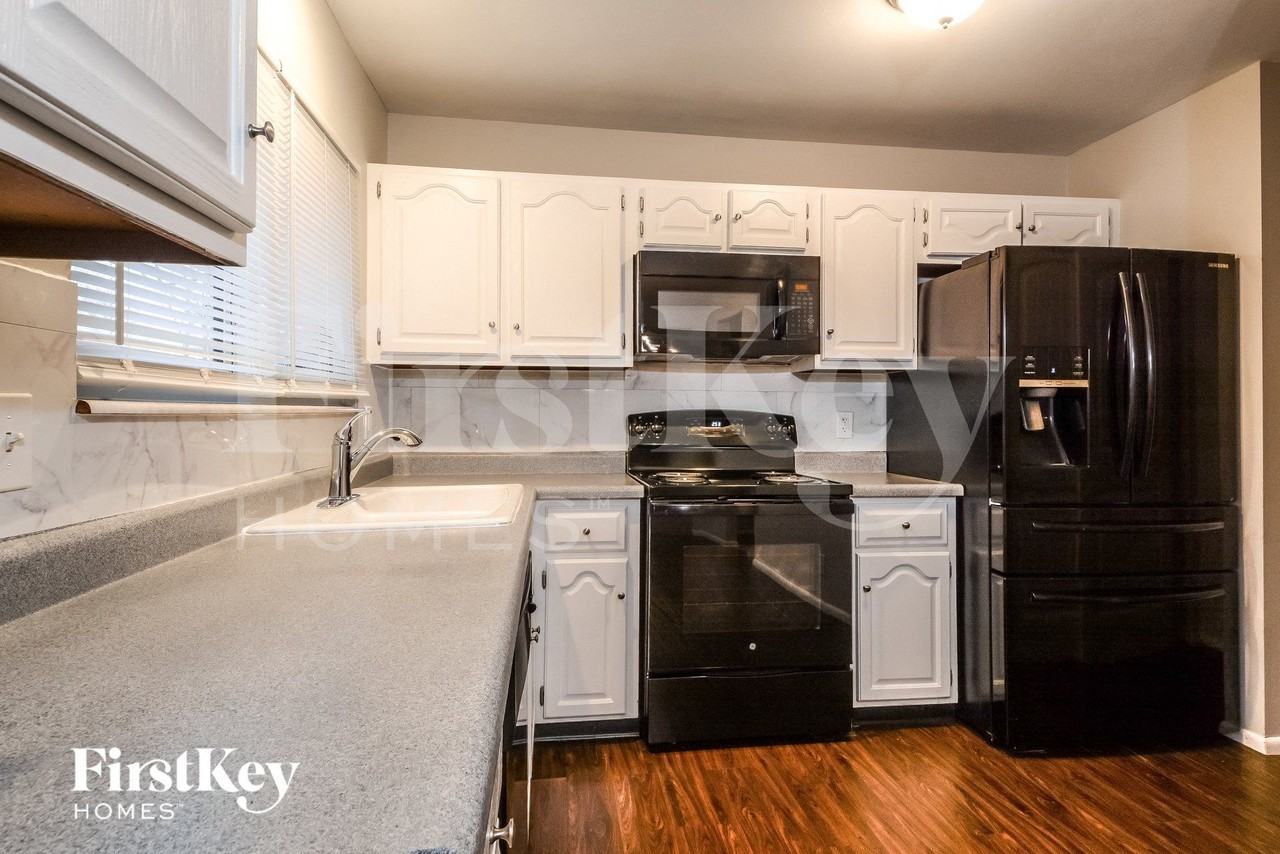 10522 Copperfield Dr - Photo 6 of 15