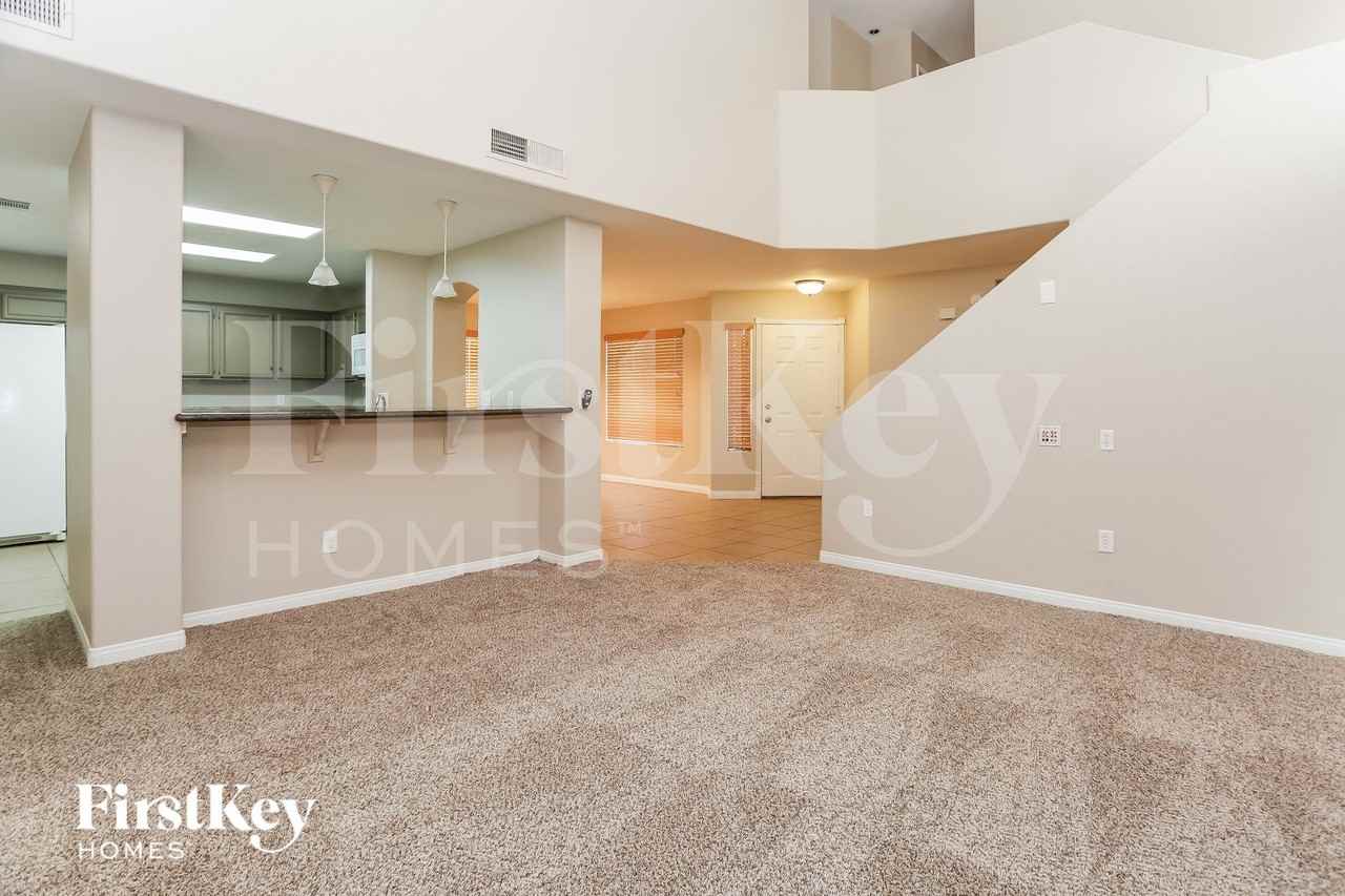 8108 Exploration Ave - Photo 4 of 15