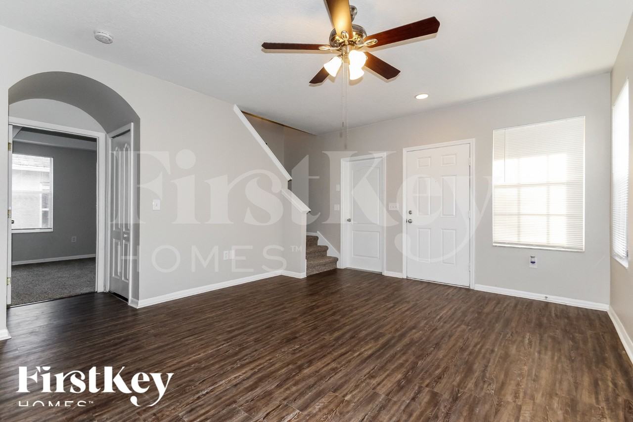 709 Periwinkle Pointe Pl - Photo 3 of 18