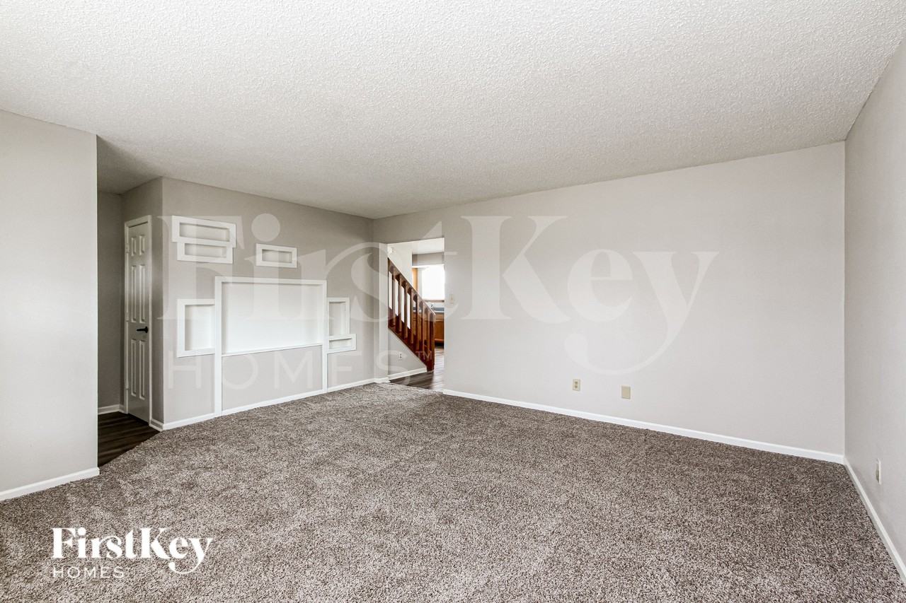 7262 Woodmill Ct - Photo 3 of 19