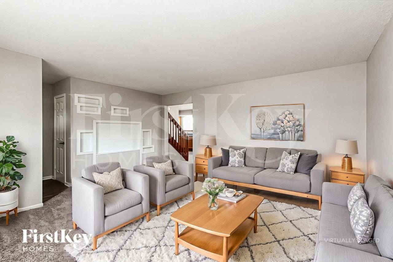 7262 Woodmill Ct - Photo 4 of 19