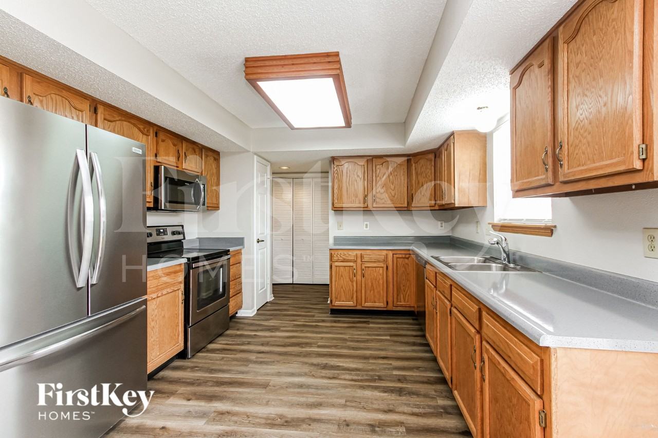 7262 Woodmill Ct - Photo 5 of 19