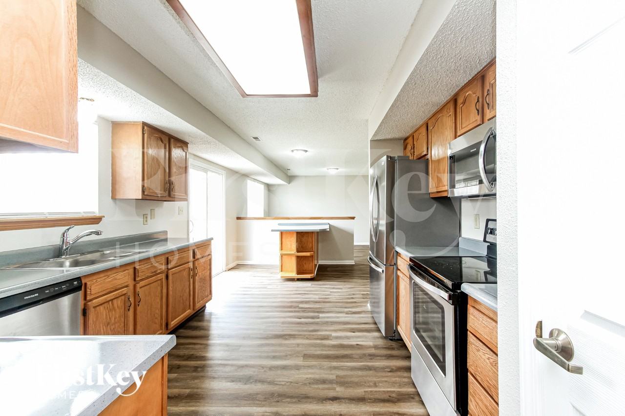 7262 Woodmill Ct - Photo 6 of 19