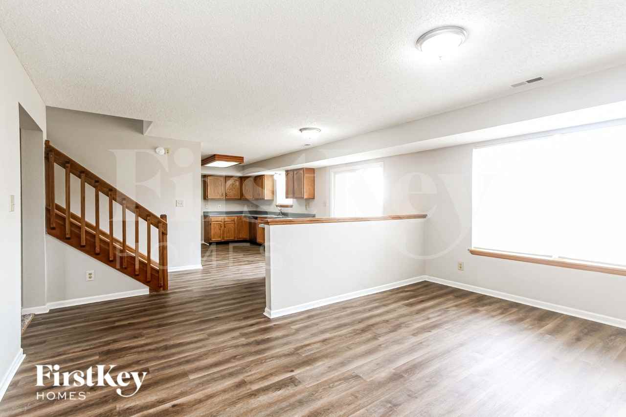 7262 Woodmill Ct - Photo 7 of 19