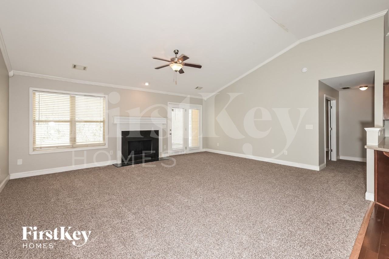 660 Herring Rd - Photo 2 of 16