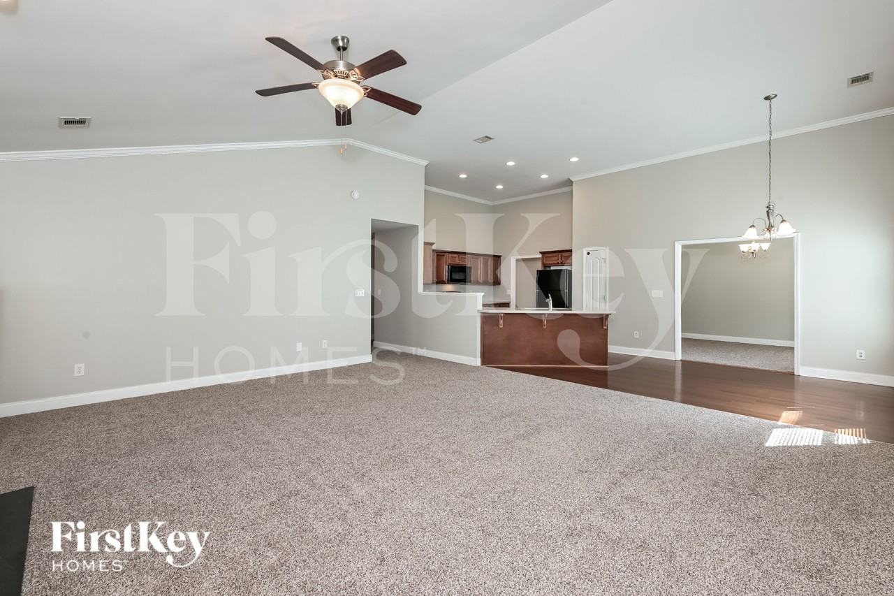 660 Herring Rd - Photo 3 of 16