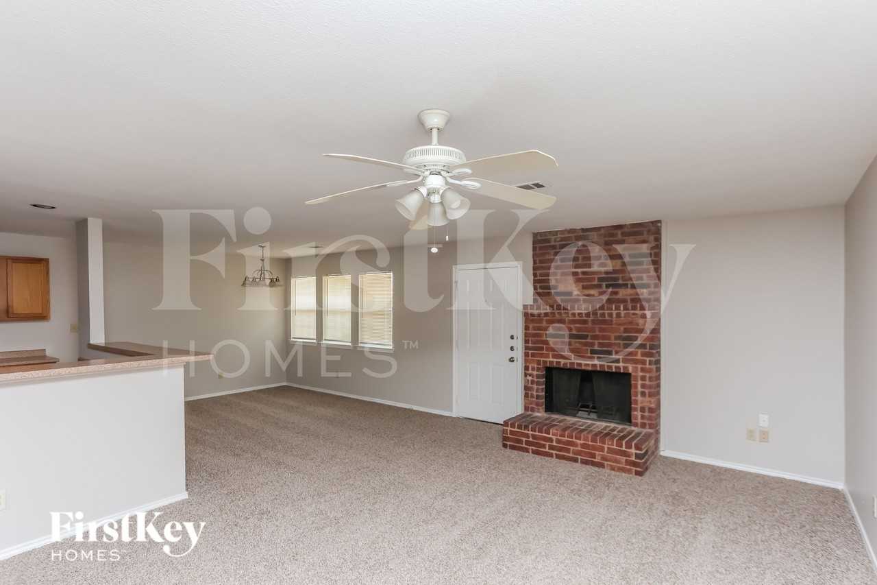 6428 Teague Dr - Photo 2 of 16