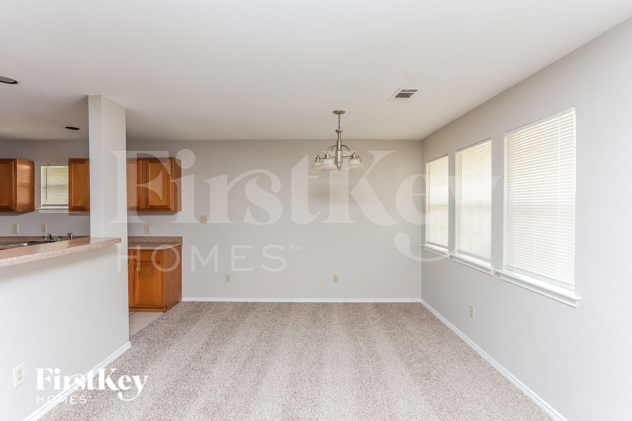 6428 Teague Dr - Photo 4 of 16