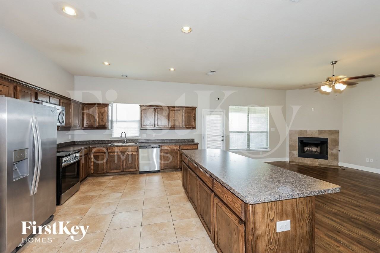 614 Canvas Ct - Photo 7 of 19