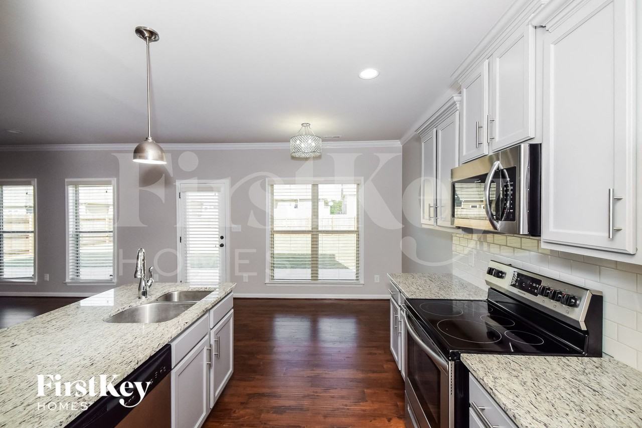 609 Waterstone Dr - Photo 5 of 15