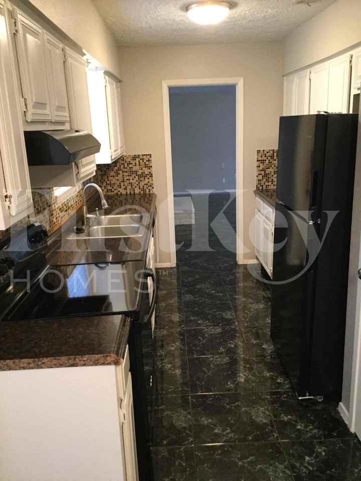 5506 Maplegate Dr - Photo 4 of 14