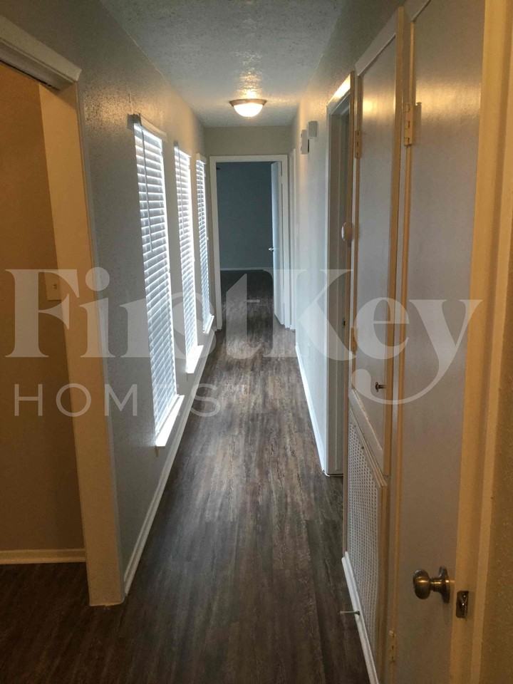 5506 Maplegate Dr - Photo 6 of 14