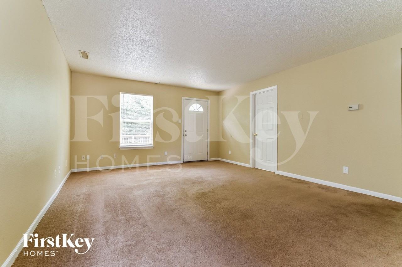 5264 Austral Dr - Photo 3 of 15