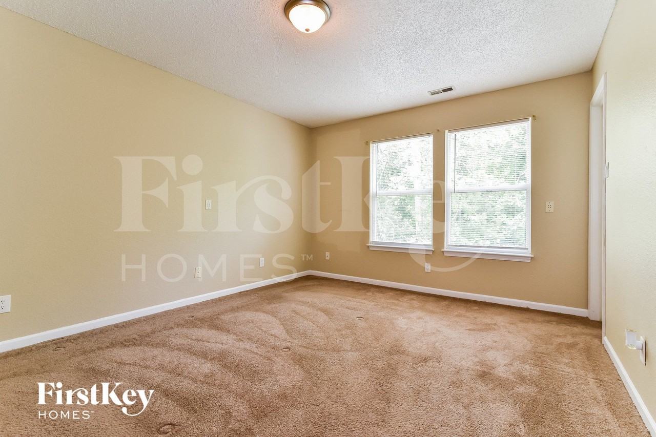 5264 Austral Dr - Photo 7 of 15