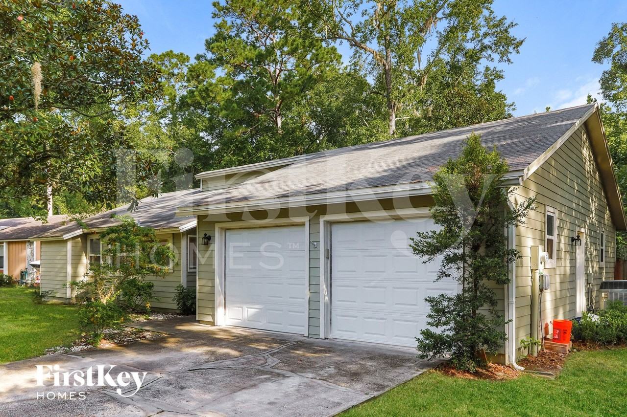 515 Nassau Ct - Photo 2 of 15