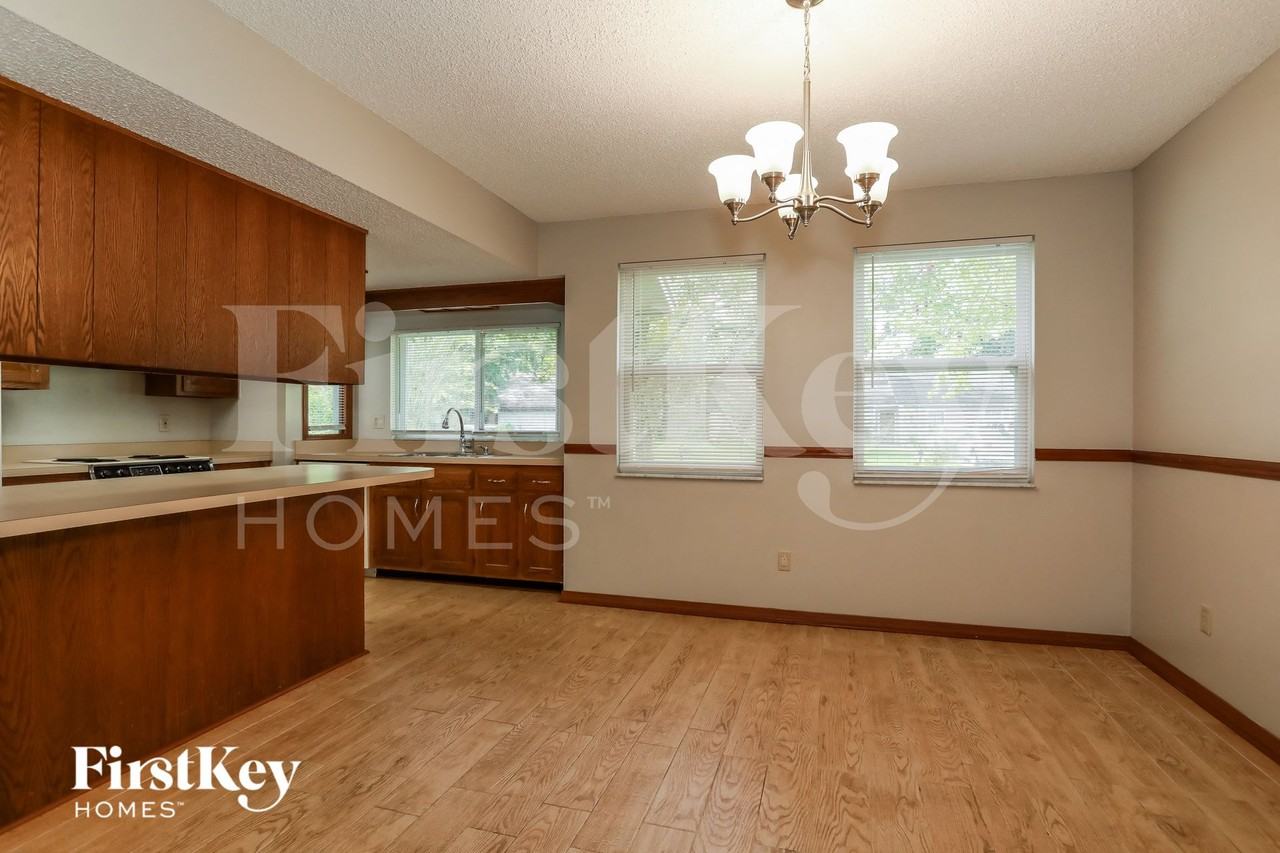 515 Nassau Ct - Photo 5 of 15