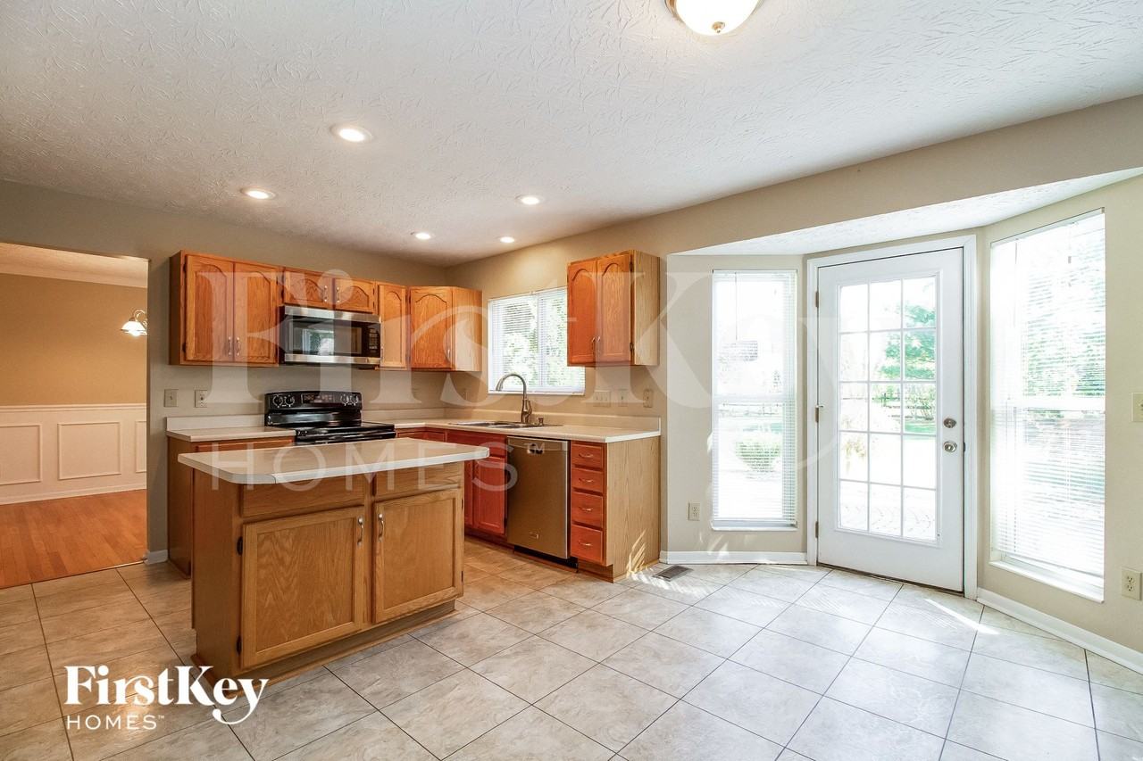 4596 Ellsberry Ct - Photo 4 of 15