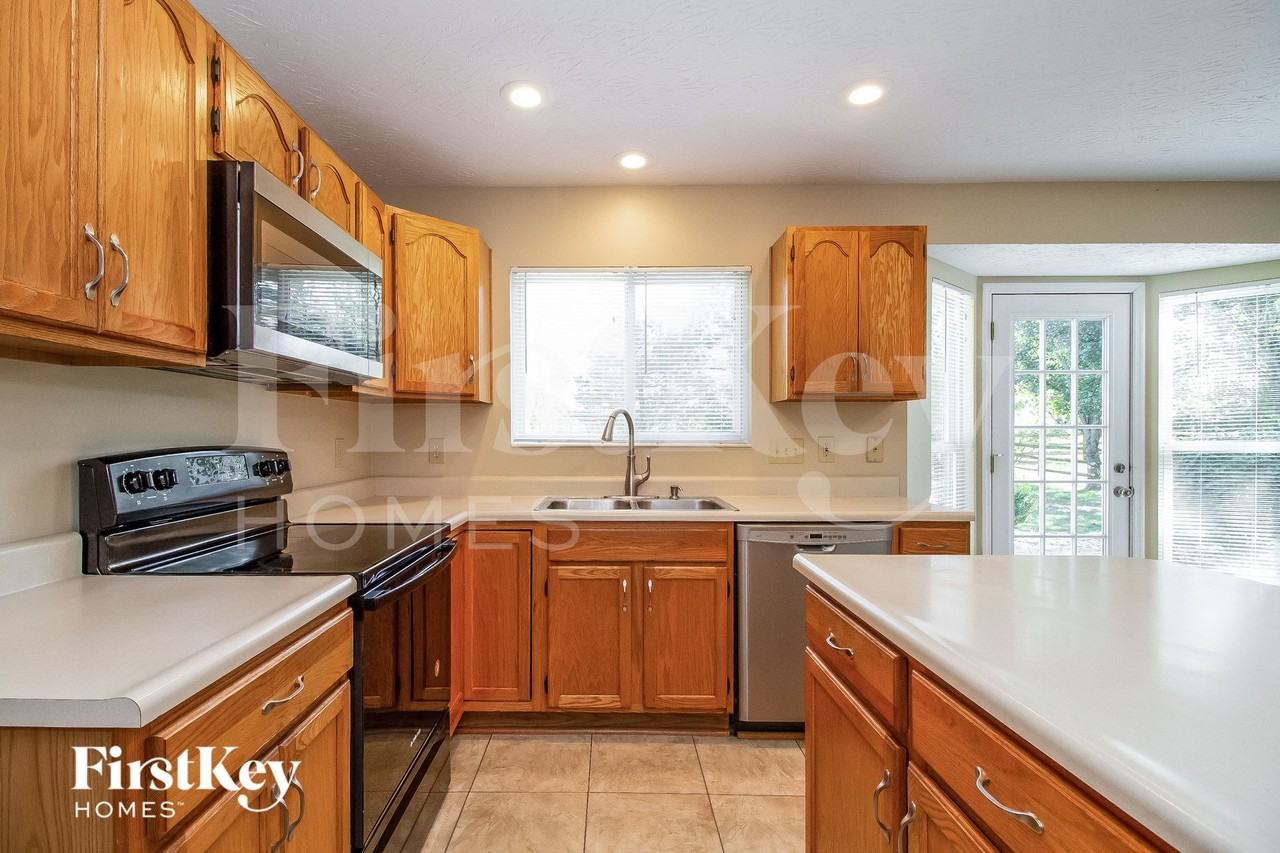 4596 Ellsberry Ct - Photo 6 of 15