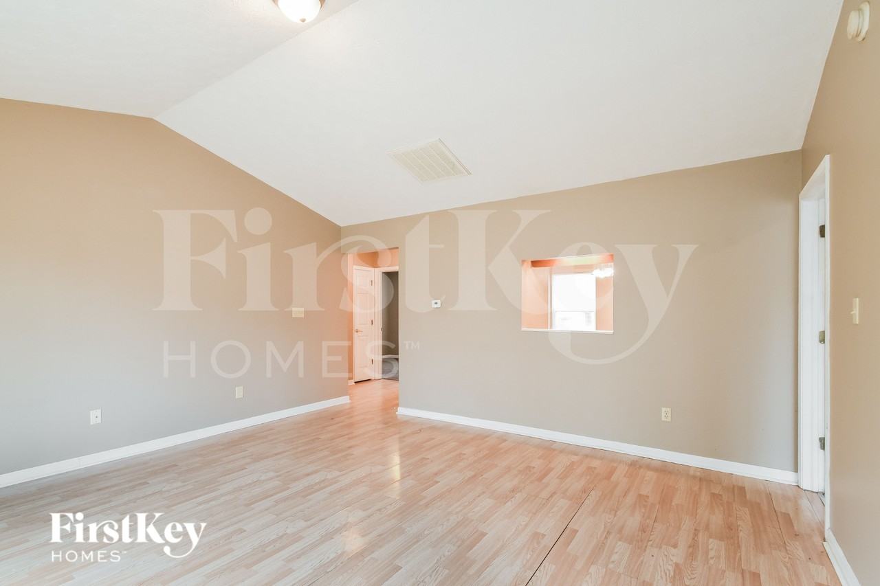 3860 Planewood Dr - Photo 4 of 15