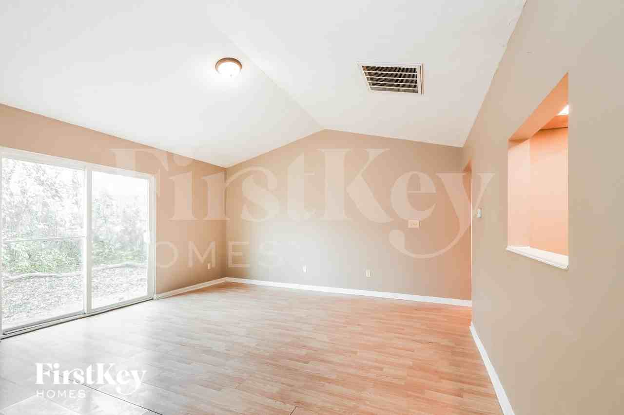 3860 Planewood Dr - Photo 5 of 15