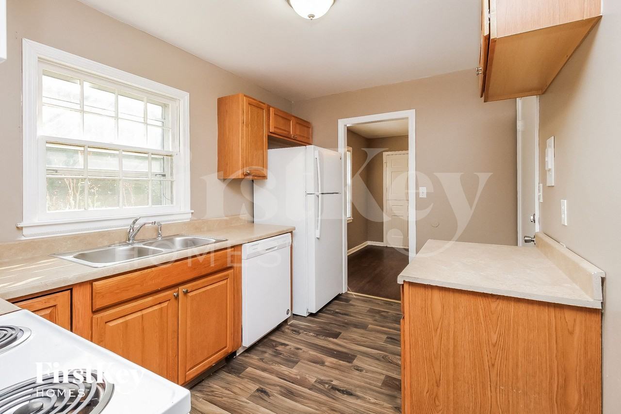 3609 Ne 49th Ter - Photo 6 of 15