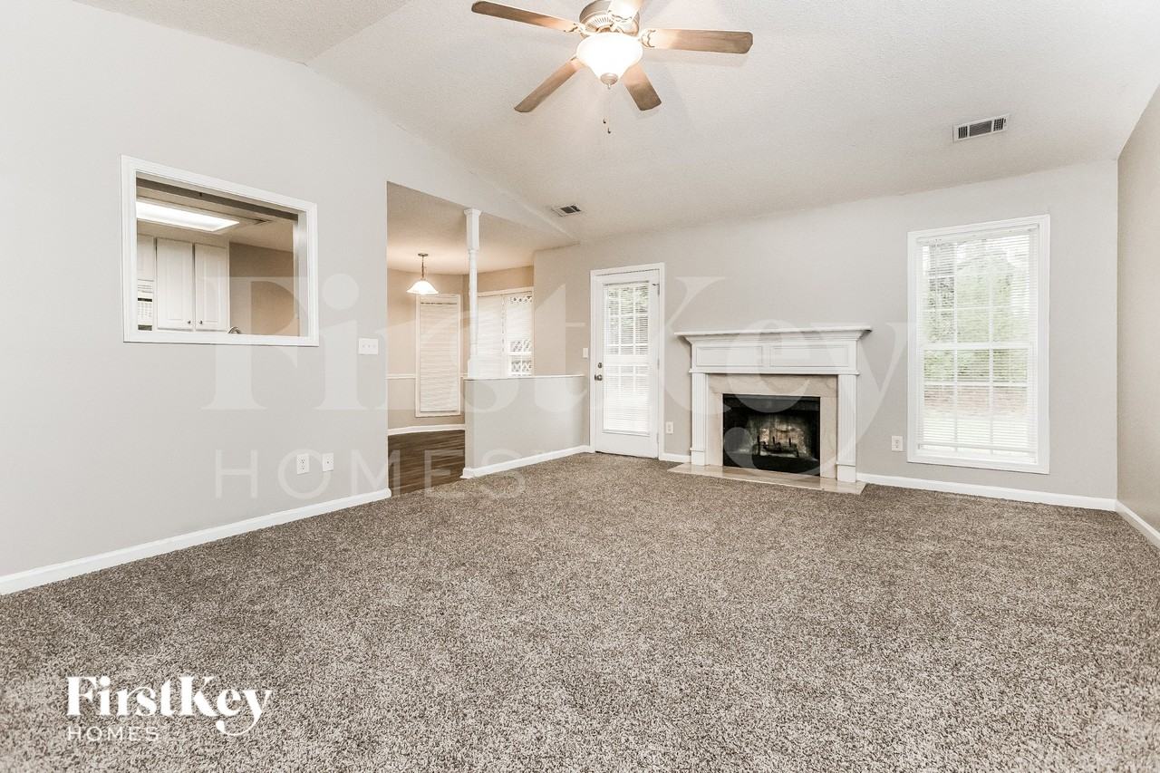 352 Centennial Dr - Photo 2 of 16