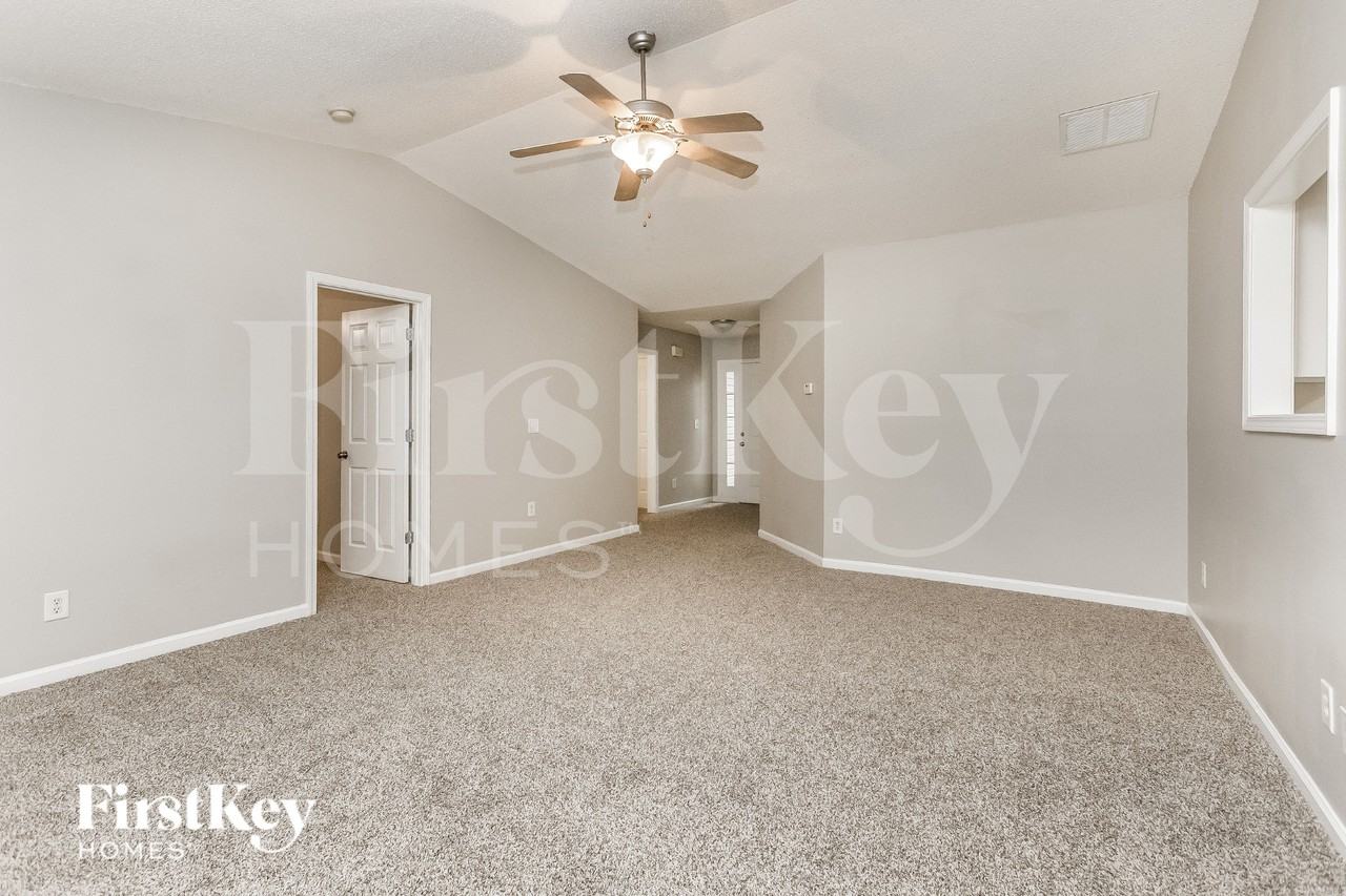 352 Centennial Dr - Photo 3 of 16