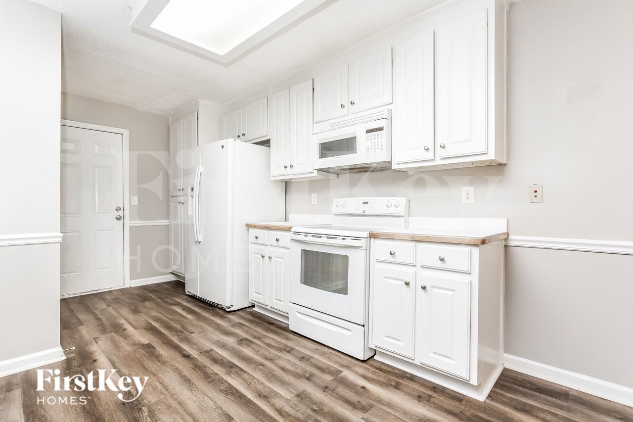 352 Centennial Dr - Photo 5 of 16